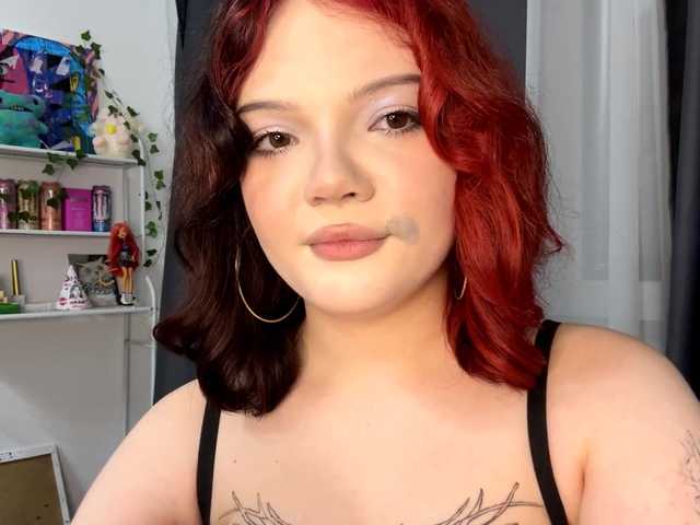 PhiaMoon live cam on BongaCams