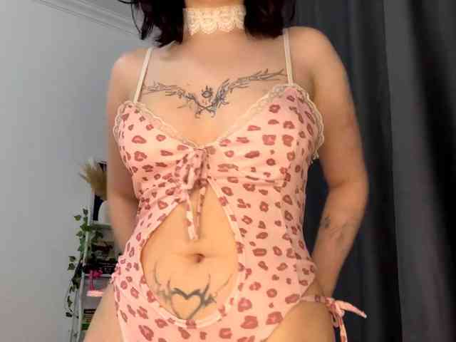 PhiaMoon Live Webcam on BongaCams
