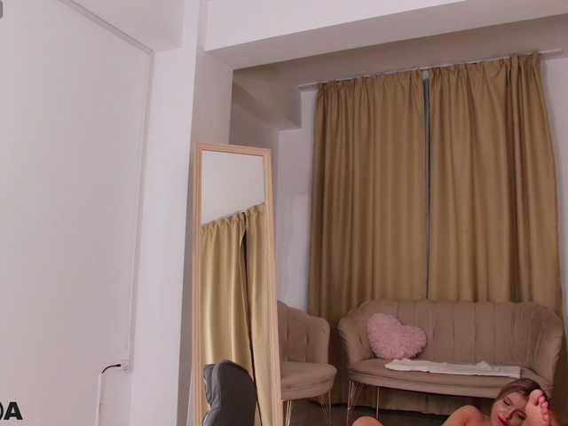 JuliahBlanc live cam on BongaCams