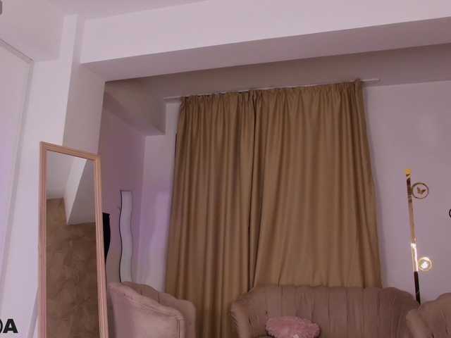 JuliahBlanc live cam preview