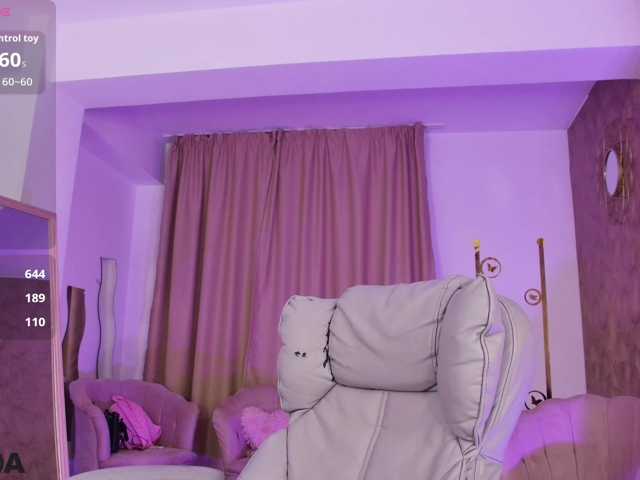 JuliahBlanc live cam on BongaCams