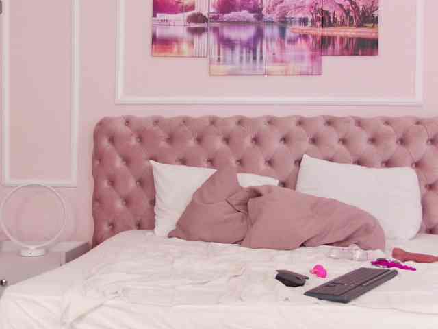 JuliahBlanc webcam