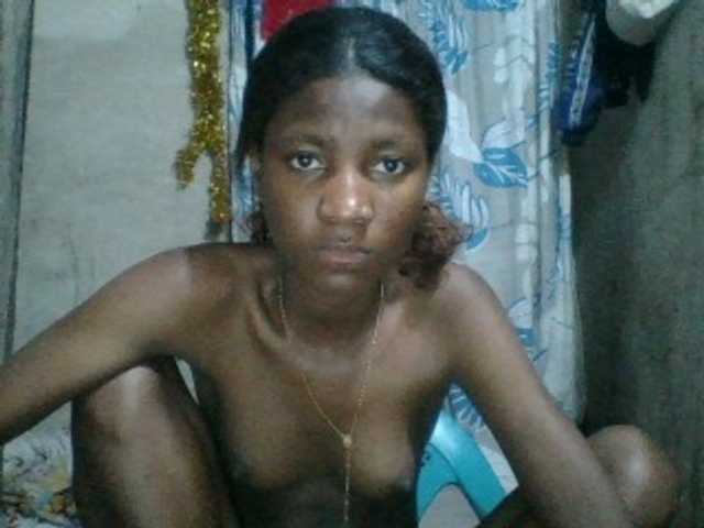 Angiecroft — live female cam
