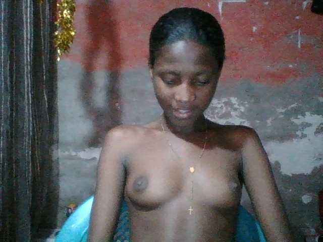 Angiecroft18 live cam on BongaCams
