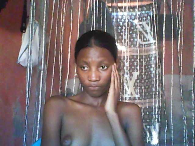 Angiecroft18, live now on BongaCams