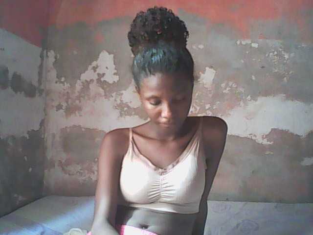 Angiecroft18 live cam on BongaCams