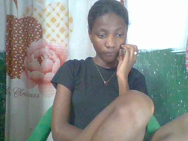 Edhsweet — live female cam on BongaCams