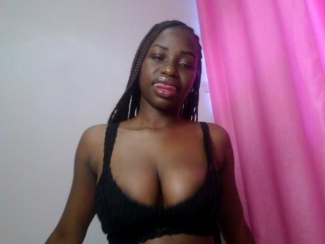 Bustymitch live cam on BongaCams