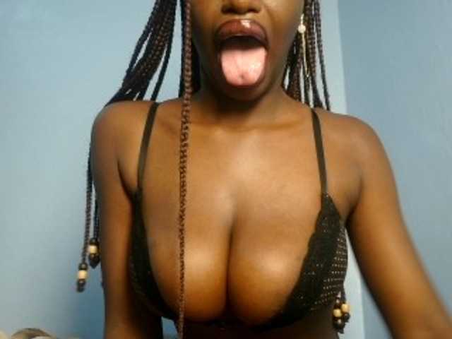 Bustymitch live cam on BongaCams