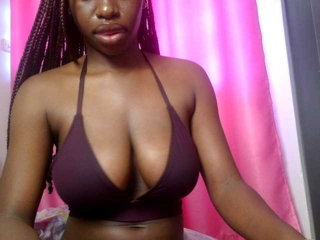 Bustymitch live cam on BongaCams