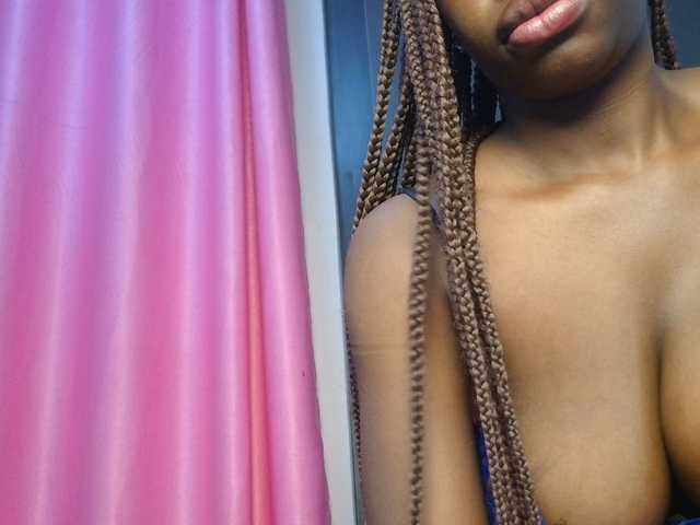 Bustymitch live cam on BongaCams