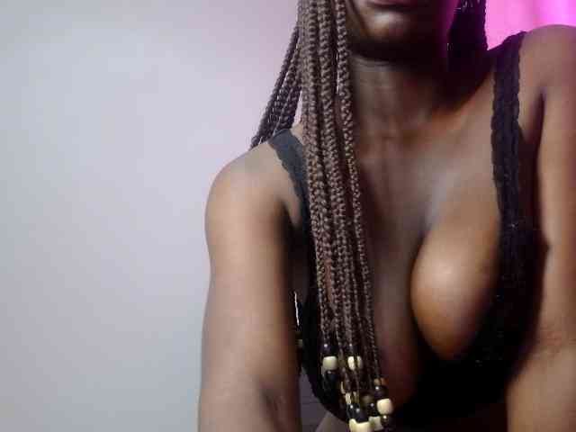 Bustymitch Live Webcam on BongaCams