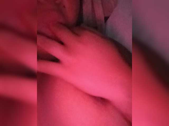 Kissled live cam on BongaCams