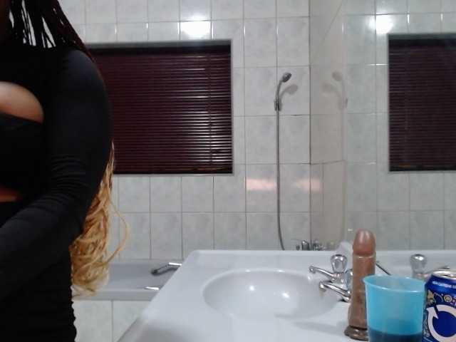 fifibae live cam on BongaCams
