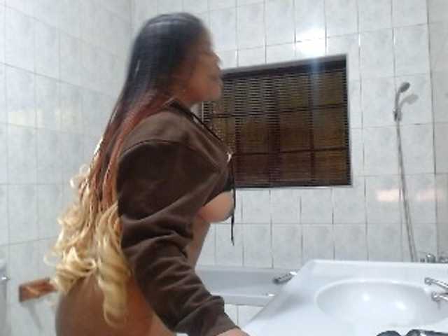 fifibae live cam on BongaCams