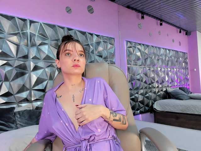 MeganKenneth live cam on BongaCams