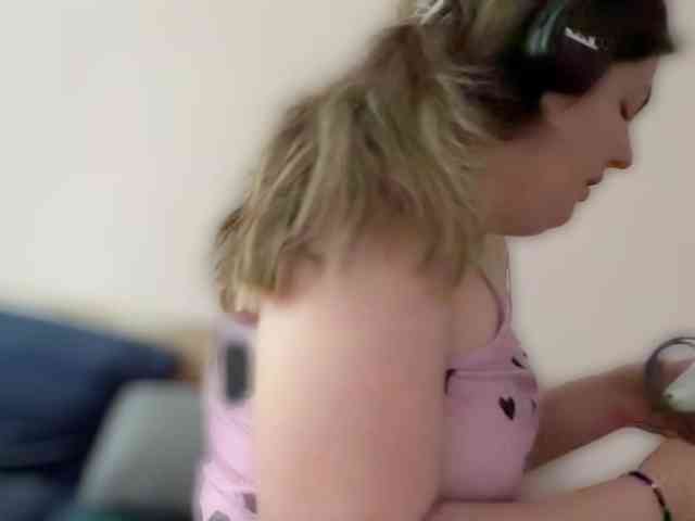 GrozowayaTuczka webcam