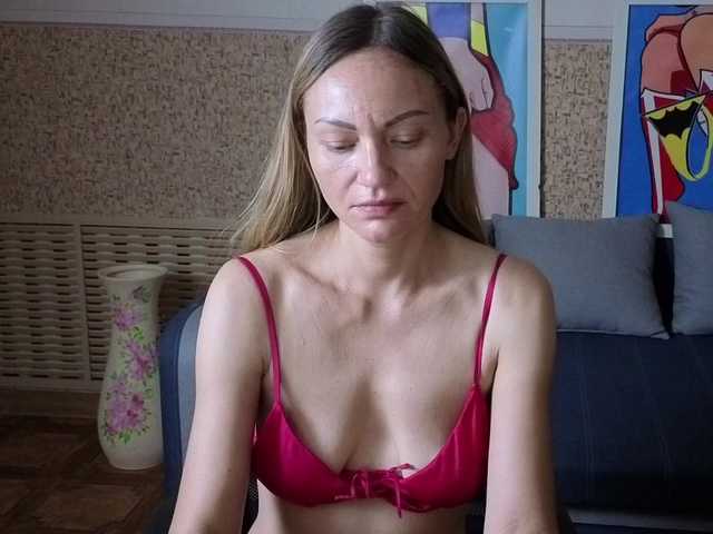 BlondMikeyy886 live on BongaCams