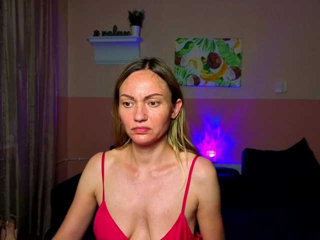 BlondMikeyy886 live cam on BongaCams