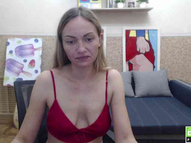 BlondMikeyy886 webcam