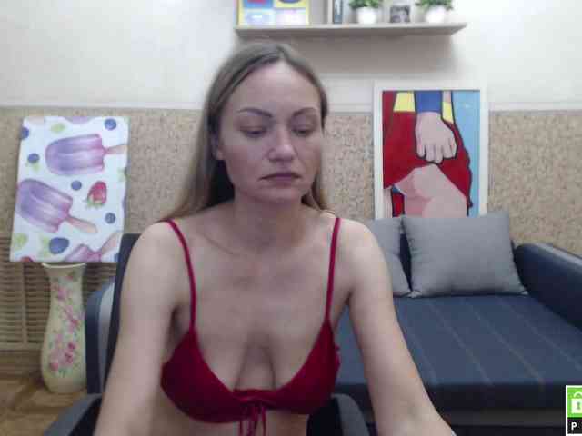 BlondMikeyy886 webcam