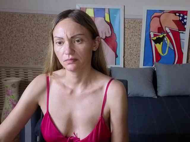 BlondMikeyy886 webcam