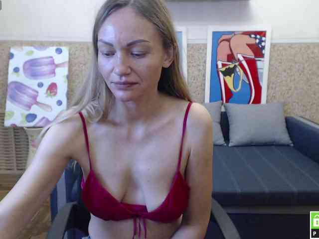 BlondMikeyy886 webcam
