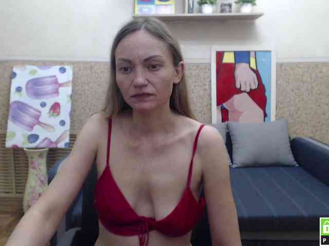 BlondMikeyy886 webcam