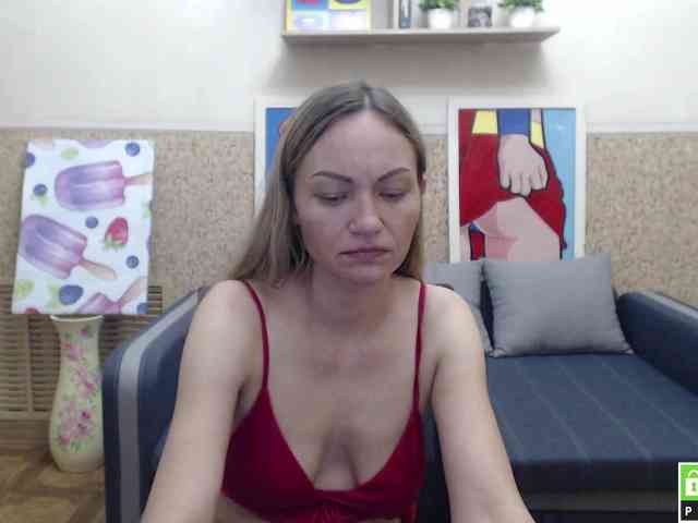BlondMikeyy886 webcam
