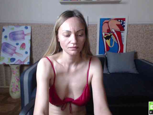 BlondMikeyy886 webcam