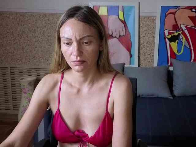 BlondMikeyy886 webcam