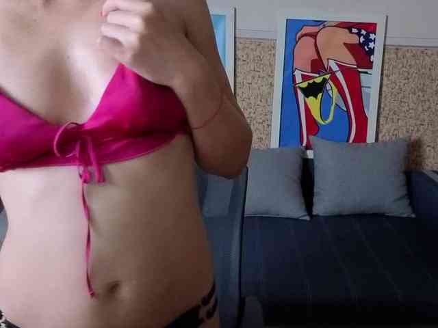 BlondMikeyy886 webcam
