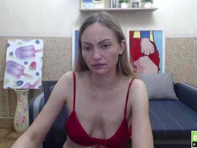 BlondMikeyy886 webcam