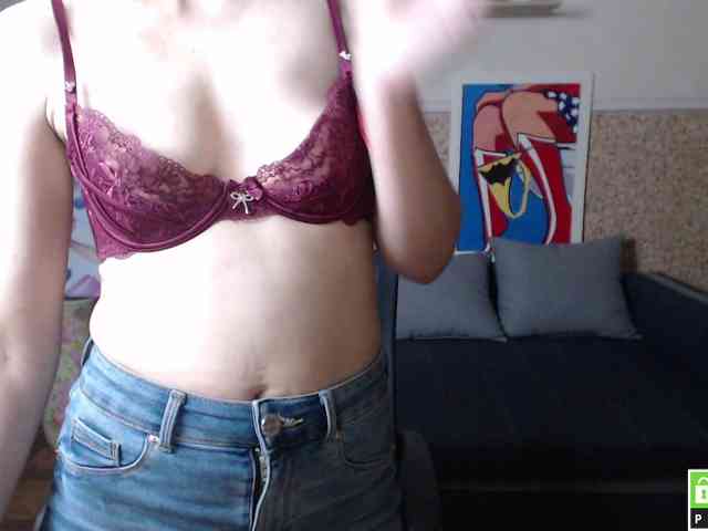 BlondMikeyy886 webcam