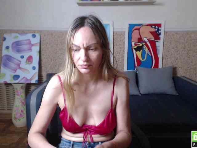 BlondMikeyy886 webcam