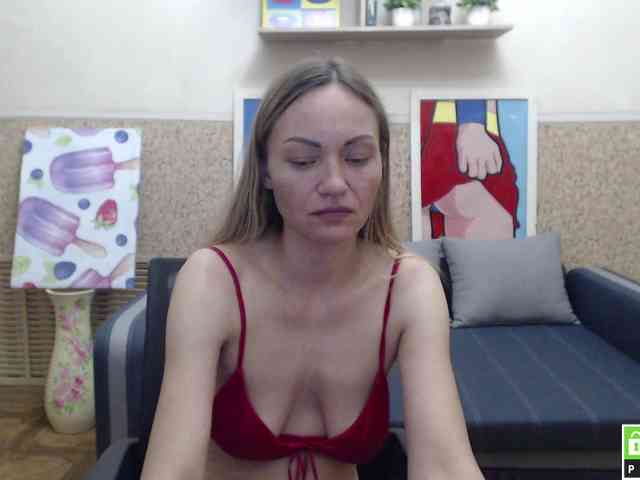 BlondMikeyy886 webcam