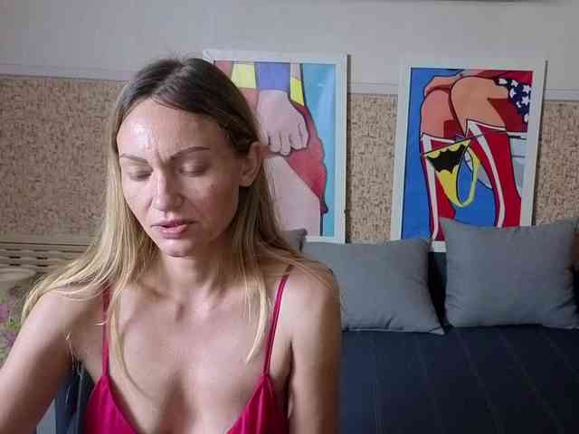BlondMikeyy886 webcam