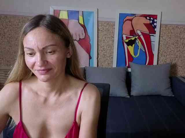 BlondMikeyy886 webcam