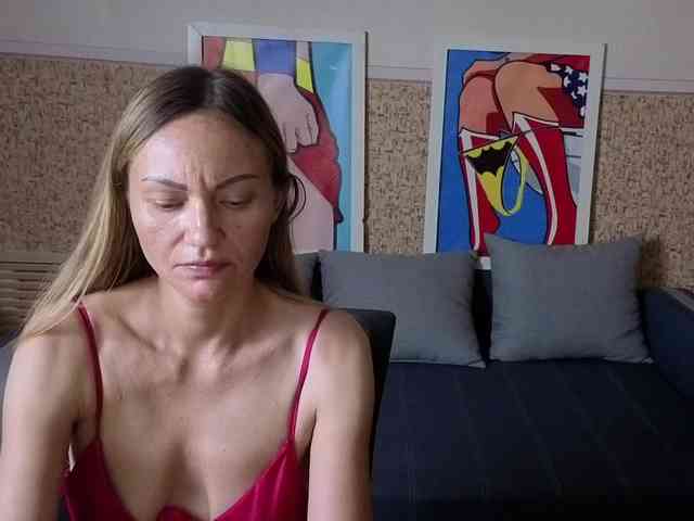 BlondMikeyy886 webcam