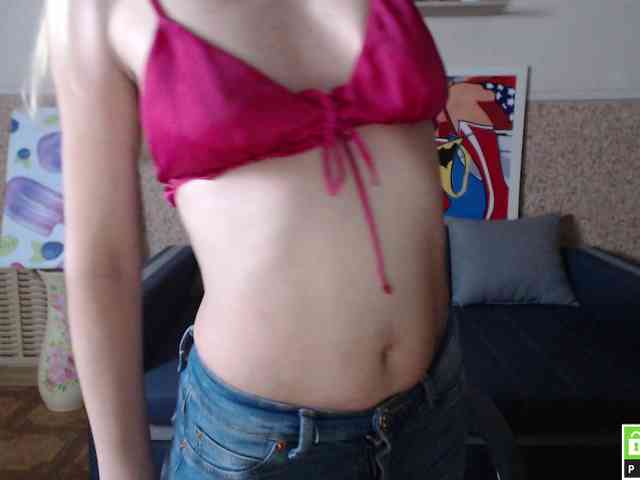 BlondMikeyy886 webcam