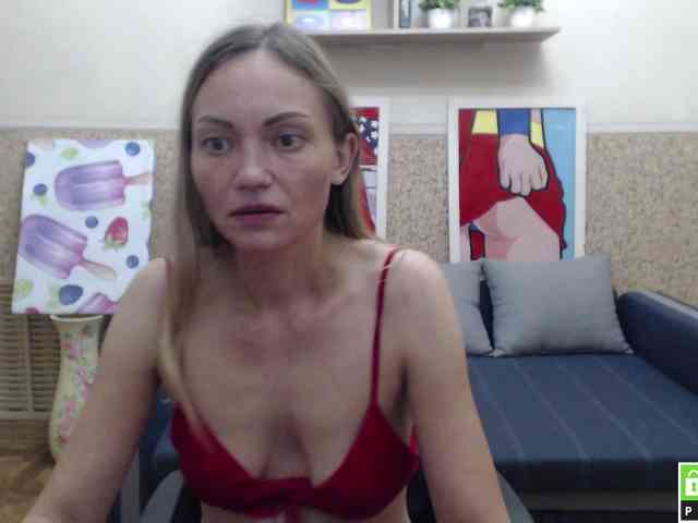 BlondMikeyy886 webcam