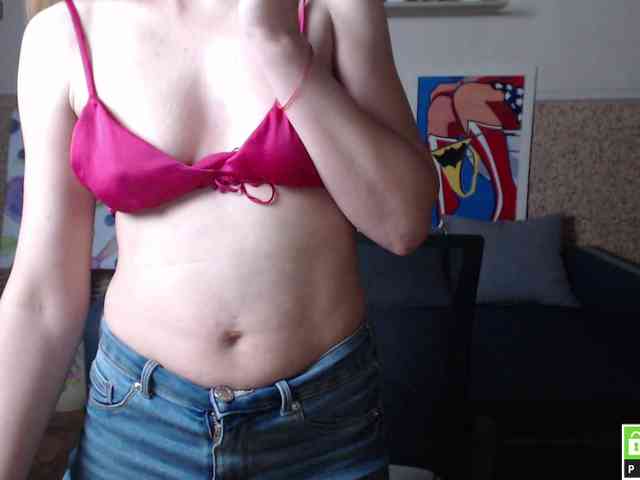 BlondMikeyy886 webcam
