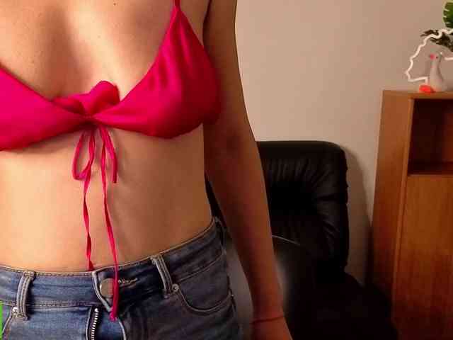 BlondMikeyy886 webcam