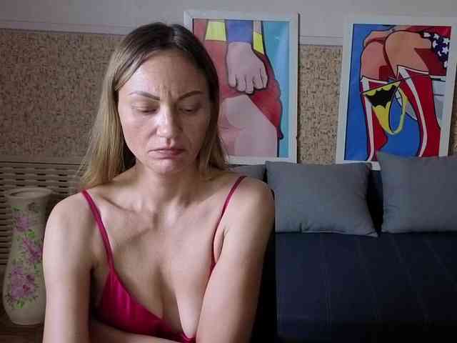 BlondMikeyy886 webcam