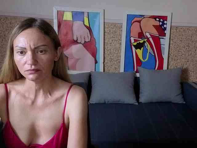 BlondMikeyy886 webcam