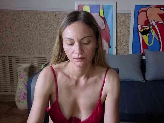 BlondMikeyy886 webcam
