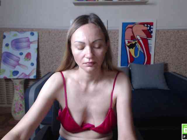 BlondMikeyy886 webcam