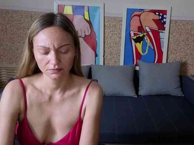 BlondMikeyy886 webcam