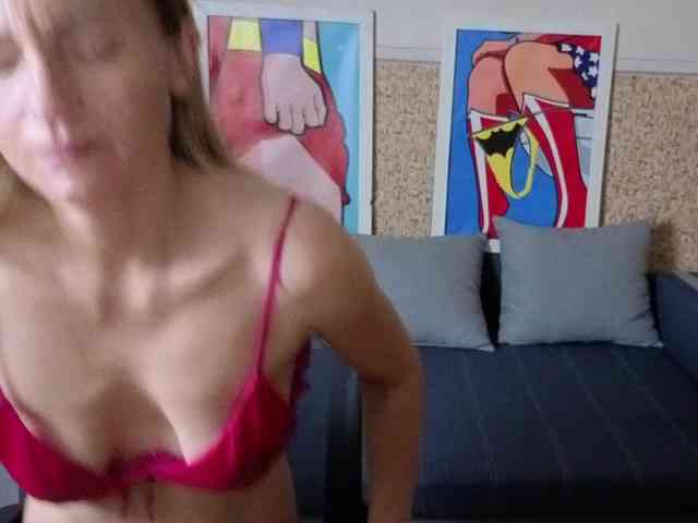 BlondMikeyy886 webcam
