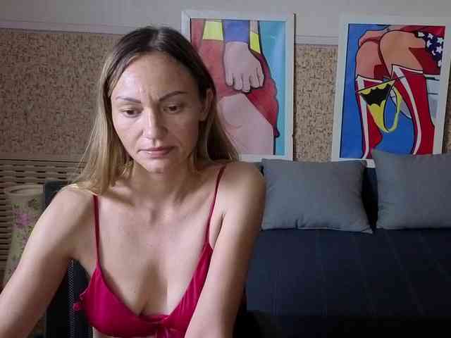 BlondMikeyy886 webcam